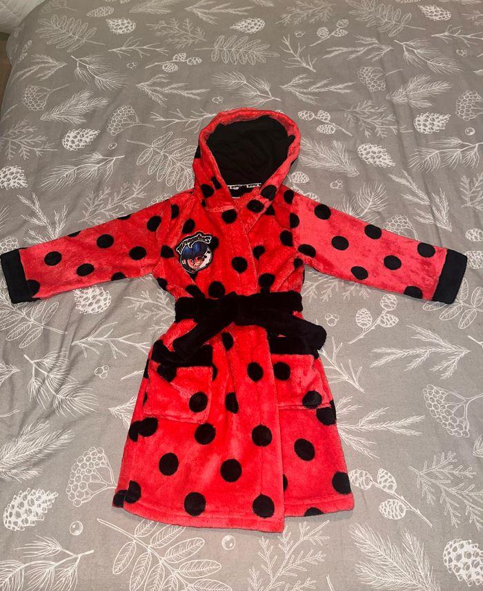 Peignoir Miraculous Ladybug taille 4 ans - photo numéro 1