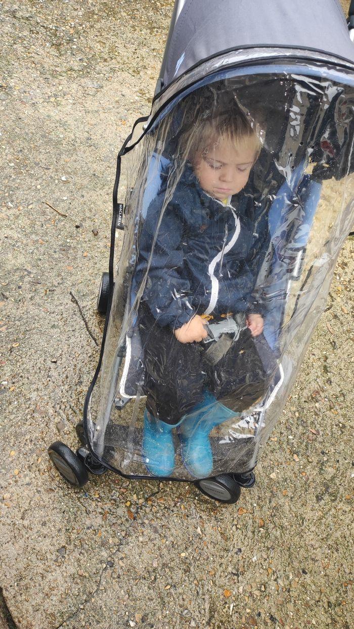 Habillage de pluie poussette maclaren en excellent état général - photo numéro 1