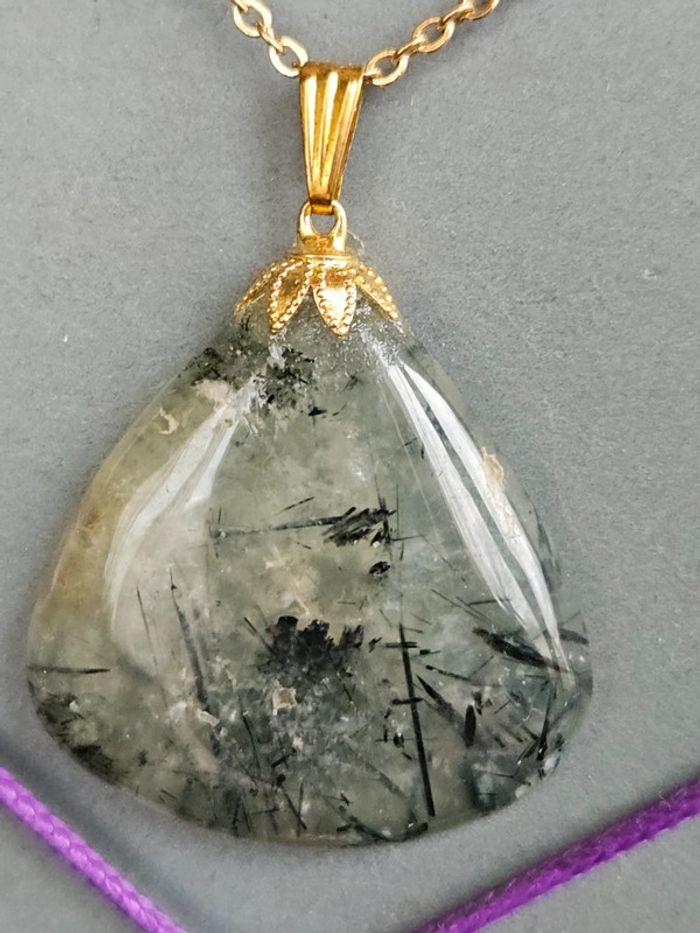 Collier avec pendentif en pierre naturelle - photo numéro 4