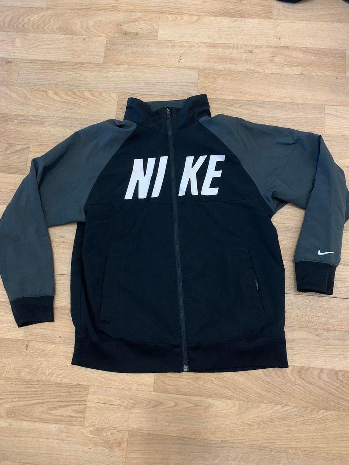 Veste Nike 12 -14 ans - photo numéro 2