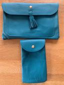 Ensemble pochette et étui portable bleu canard RODIER