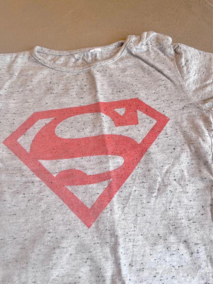 T shirt Superman bébé garçon 6 mois parfait état - photo numéro 2