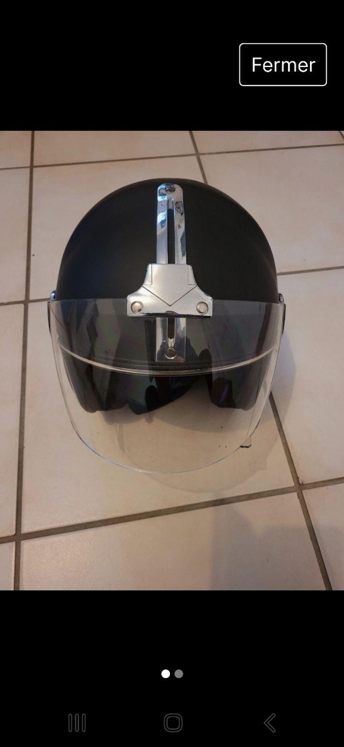 Casque de moto - photo numéro 1