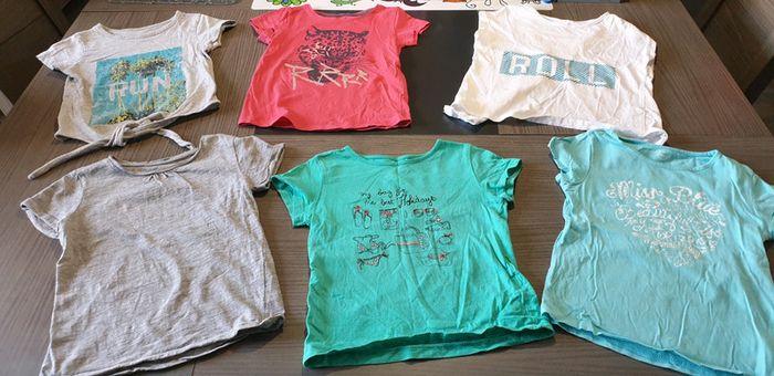 5 tee-shirts manches courtes 4/5ans - photo numéro 1