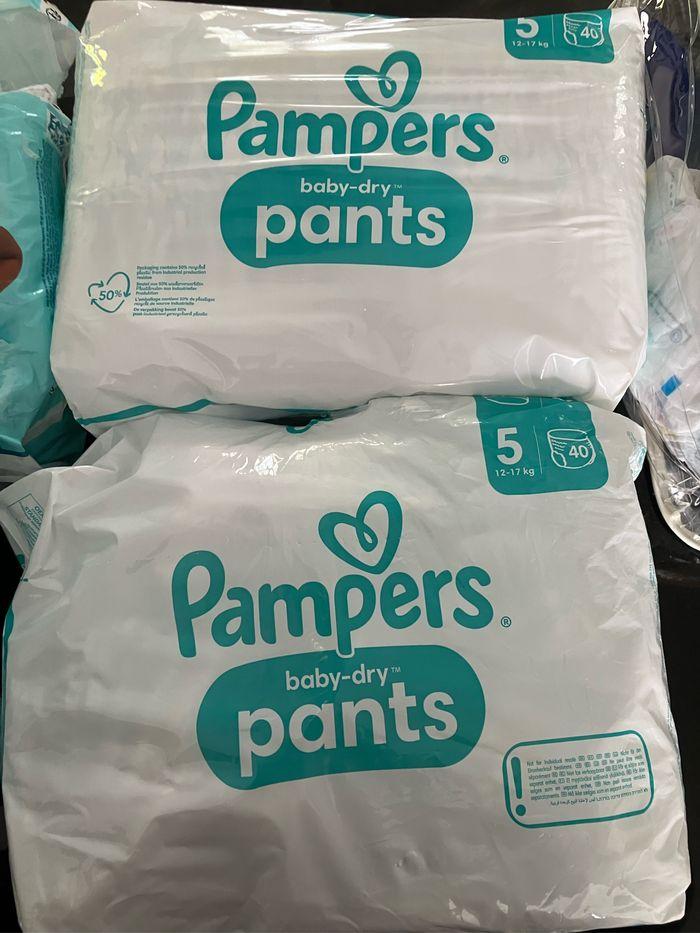 5 paquets de Couches pampers - photo numéro 3