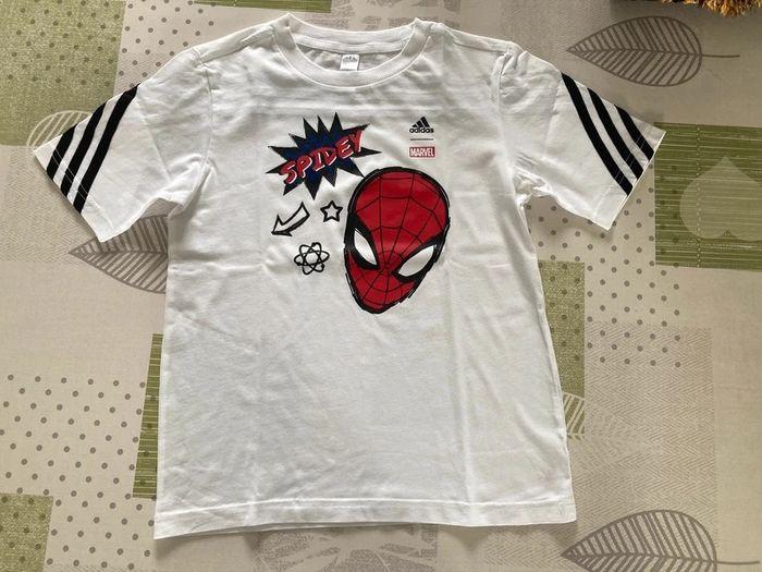 Tee-shirt adidas Spidey, taille 8 ans - photo numéro 1