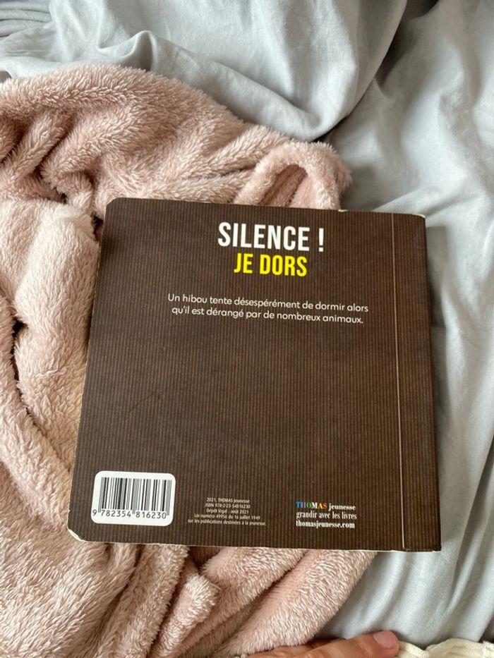 Livre silence je dors - photo numéro 2