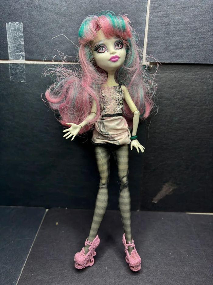 Figurine poupée monster high - photo numéro 1