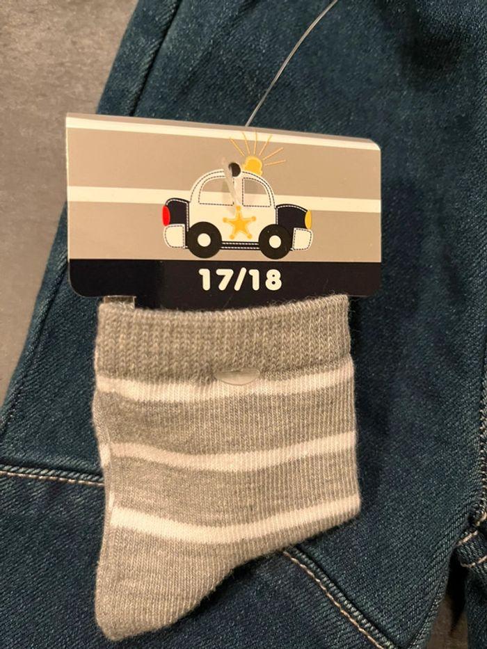 Jean bébé 6 M + chaussettes T17/18 - photo numéro 2