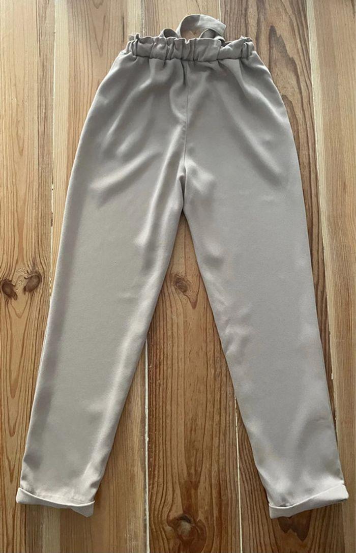 Pantalon beige taille hauteStradivarius taille XS - photo numéro 3