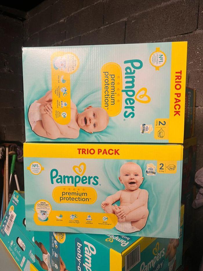 Lot de Pampers premiums taille 2