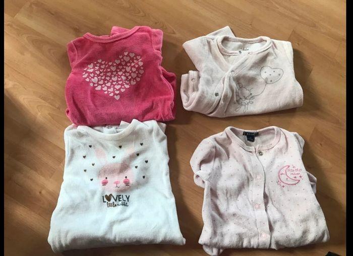 6 pyjamas taille 1 mois bébé fille - photo numéro 1