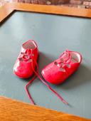 Chaussures rouges fille