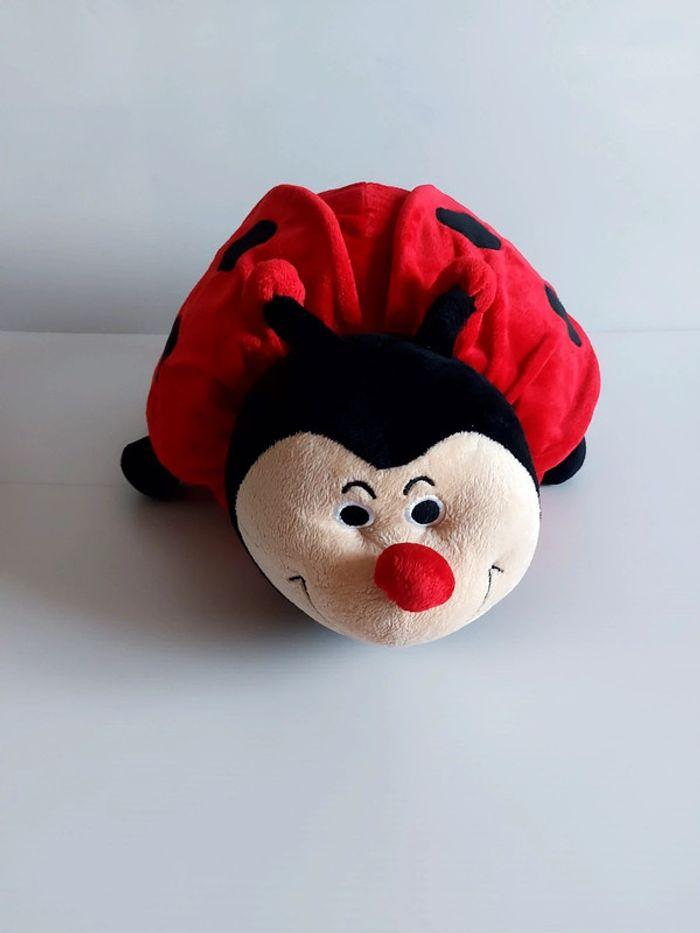 Grosse peluche coccinelle propre et en très bon état - photo numéro 2