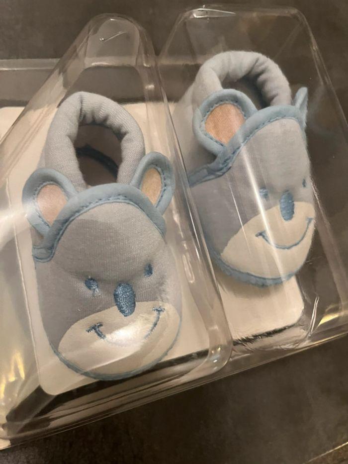 Chaussons bébé T 18 - photo numéro 1