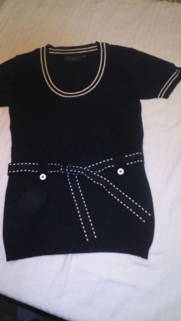 Petit pull noir avec ceinture T36