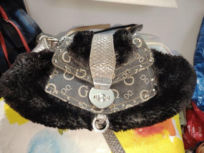 Sac vintage année 2000 Guess - photo numéro 1