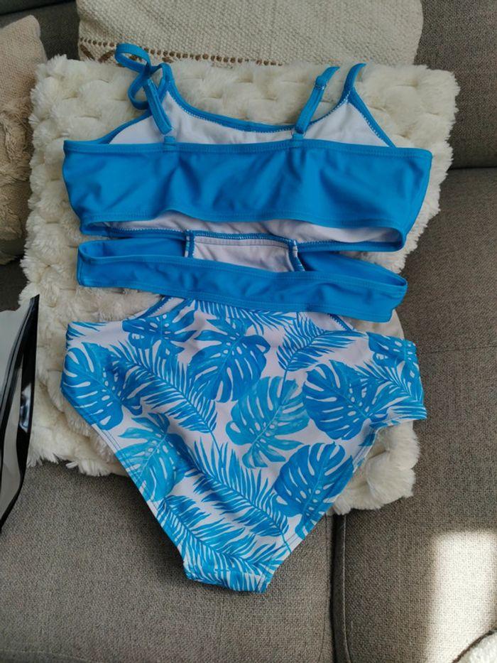 Maillot de bain 1 pièce bleu et blanc feuille monstera shein taille 11/12 ans - photo numéro 2