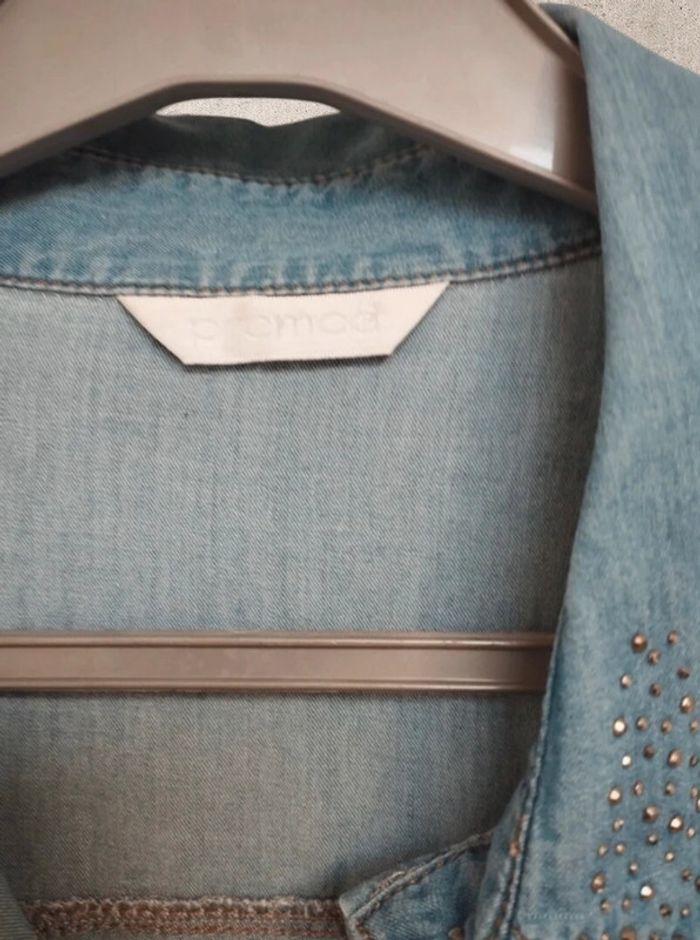 Chemise en jean denim longue et ample à manches longues avec strass - photo numéro 3