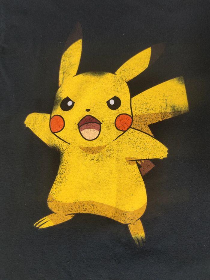 T-shirt Pikachu Licence Pokémon Vintage Noir Taille S Homme - photo numéro 2