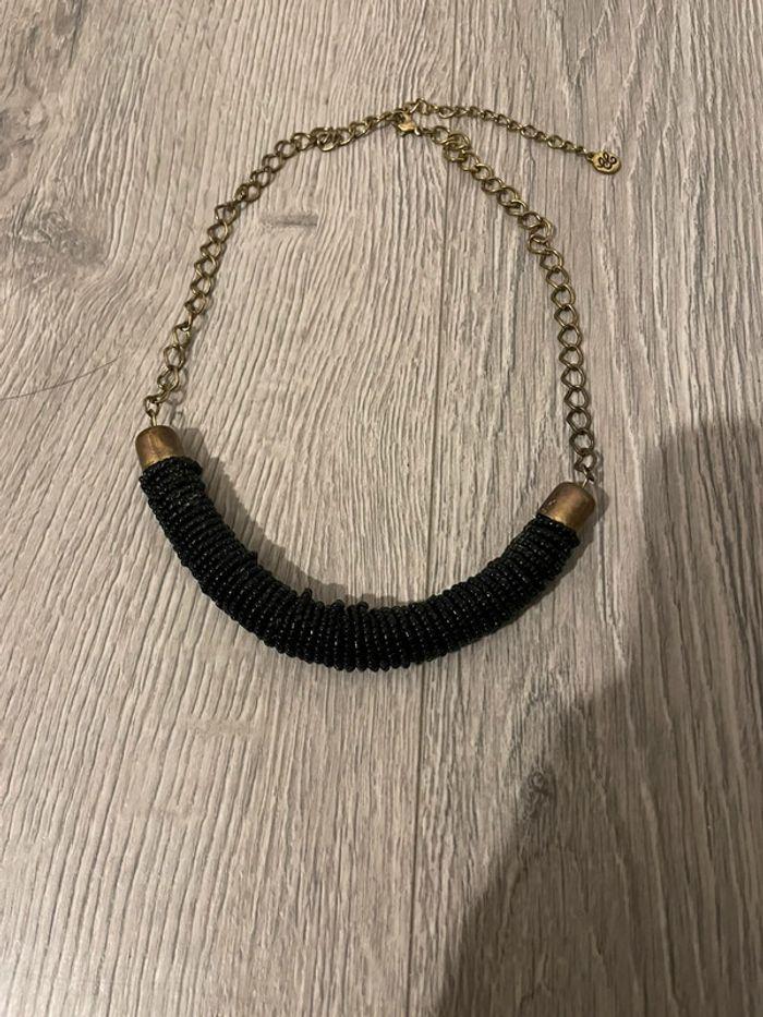 Collier fantaisie doré à perles noire - photo numéro 2