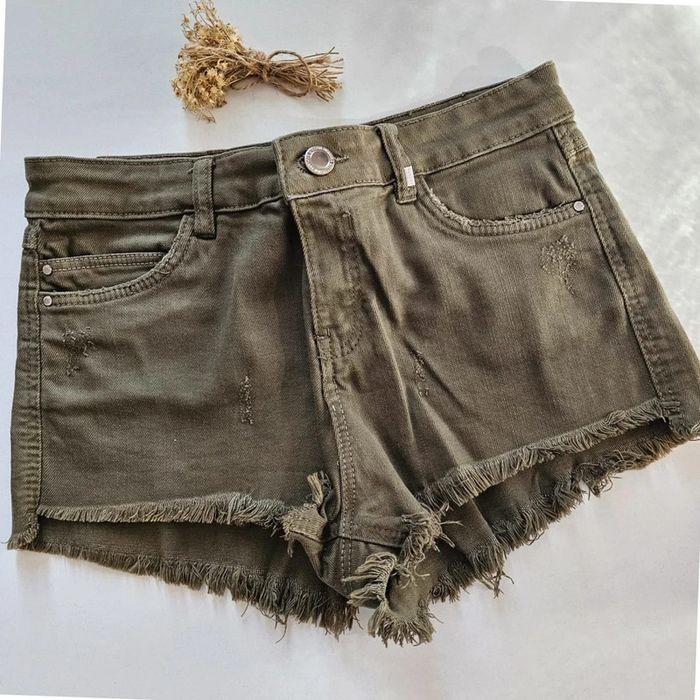 Short Bershka kaki 34 - photo numéro 1