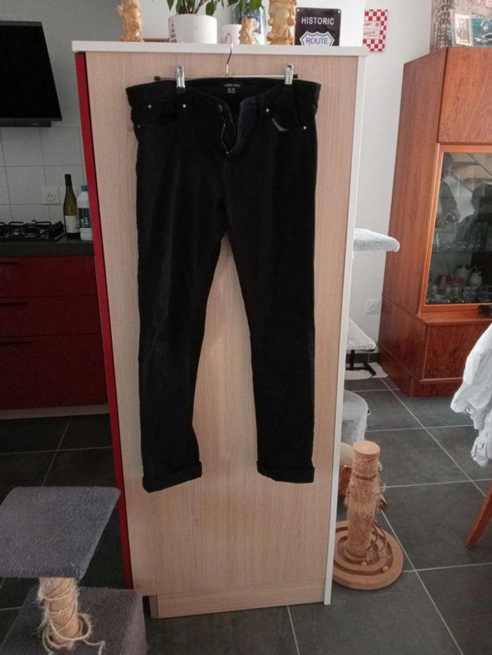 Pantalon noir taille 42 - photo numéro 1