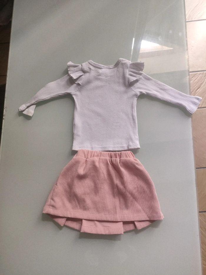 Petit ensemble maillot manches longues avec jupe bébé fille 6 -9 mois - photo numéro 2