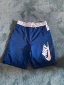 Short Nike bleu, taille L, parfait état