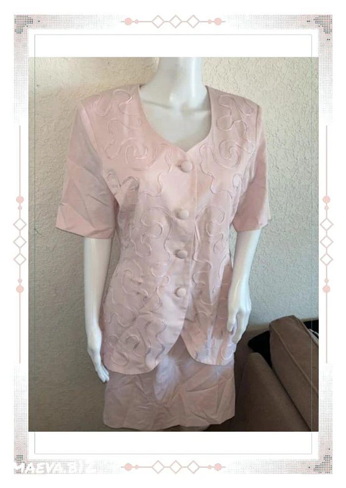 Ensemble tailleur jupe rose pâle motif brodés vintage 80s taille M/L 38/40 été - photo numéro 1