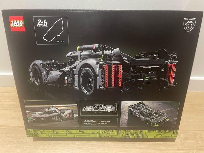 Lego Technic 42156 PEUGEOT 9X824H Le Mans Hybrid Hypercar - photo numéro 2