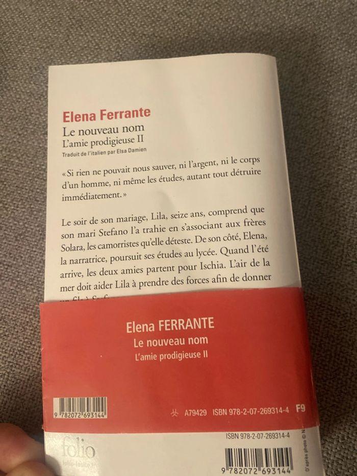 le nouveau nom- Elena Ferrante - photo numéro 2