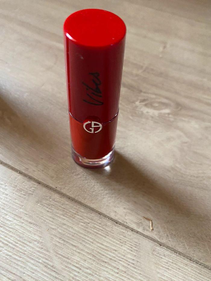 Giorgio Armani Lip Magnet 513 magenta rouge à lèvres liquide mat effet seconde peau - photo numéro 3