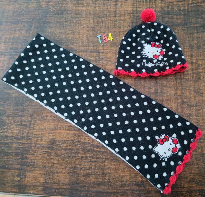 Lot bonnet et écharpe Hello Kitty T54