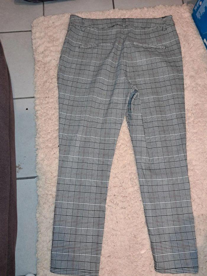 Pantalon gris à carreaux ferme 44 - photo numéro 1