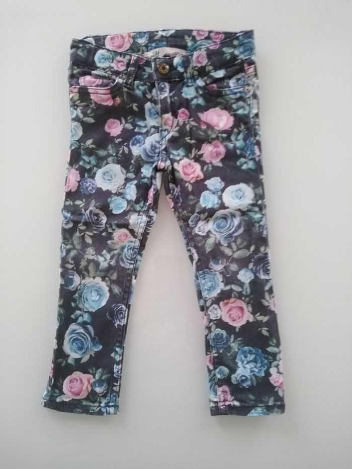 Jeans fleuri, taille 92 cm - photo numéro 1