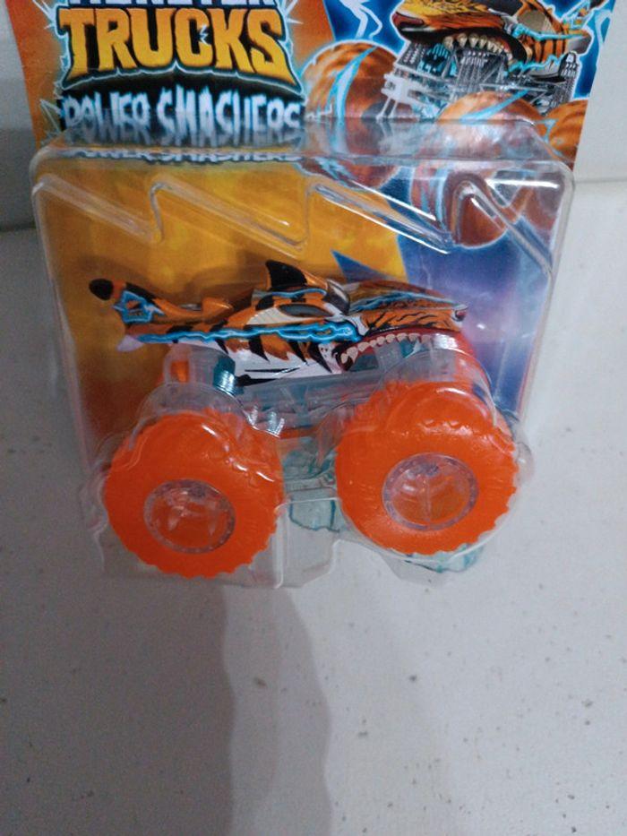 Monster truck hot Wheels power smashers neuf 1/64 Tiger Shark - photo numéro 2