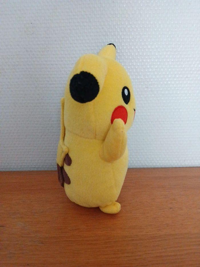 Peluche pikachu tomy - photo numéro 4