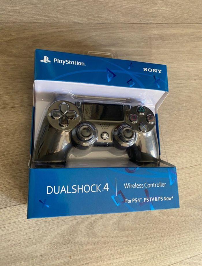 Manette Ps4 tout neuf - photo numéro 1