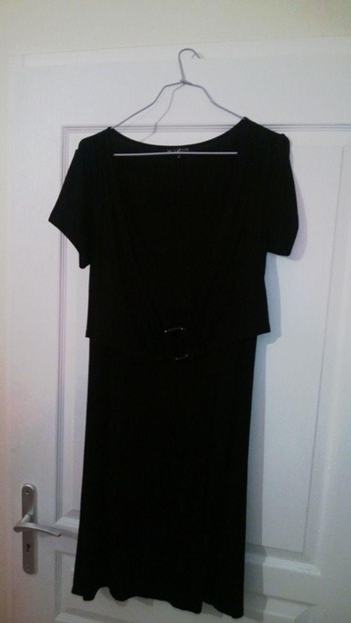 robe noire mi longue