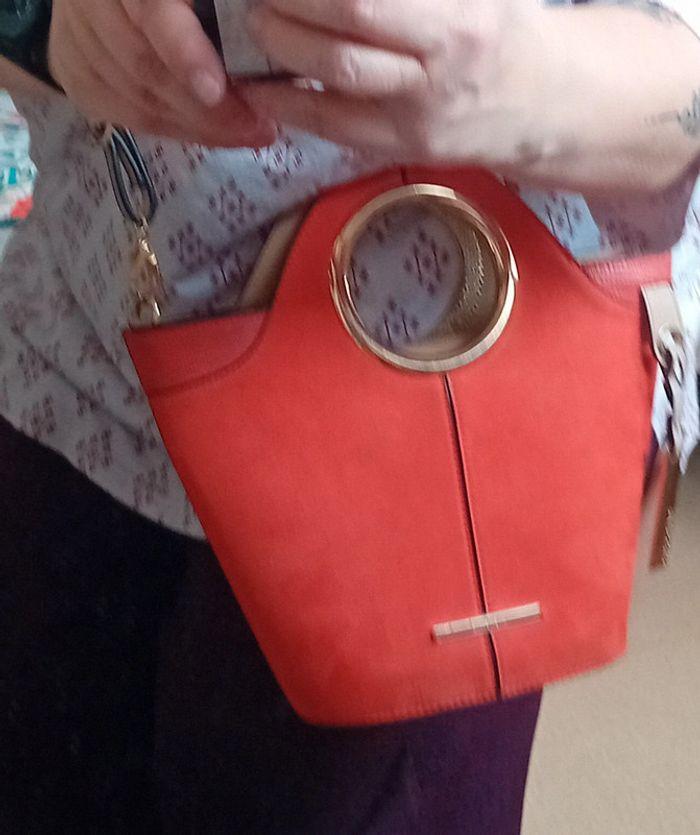 Sac à main couleur corail de chez river Island 26cmX25cm - photo numéro 3