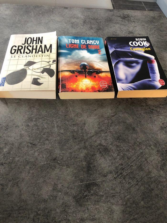 Lot de 3 romans (thriller): Tom Clancy / Robin Cook / John Grisham - photo numéro 3