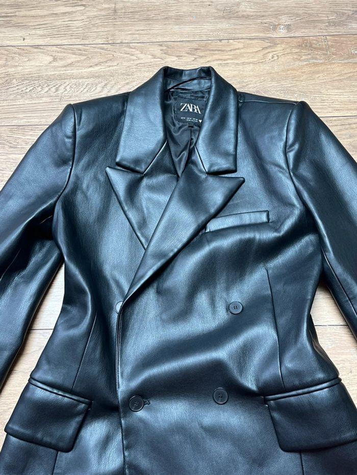 Long blazer en similicuir noir, Zara taille S - photo numéro 2