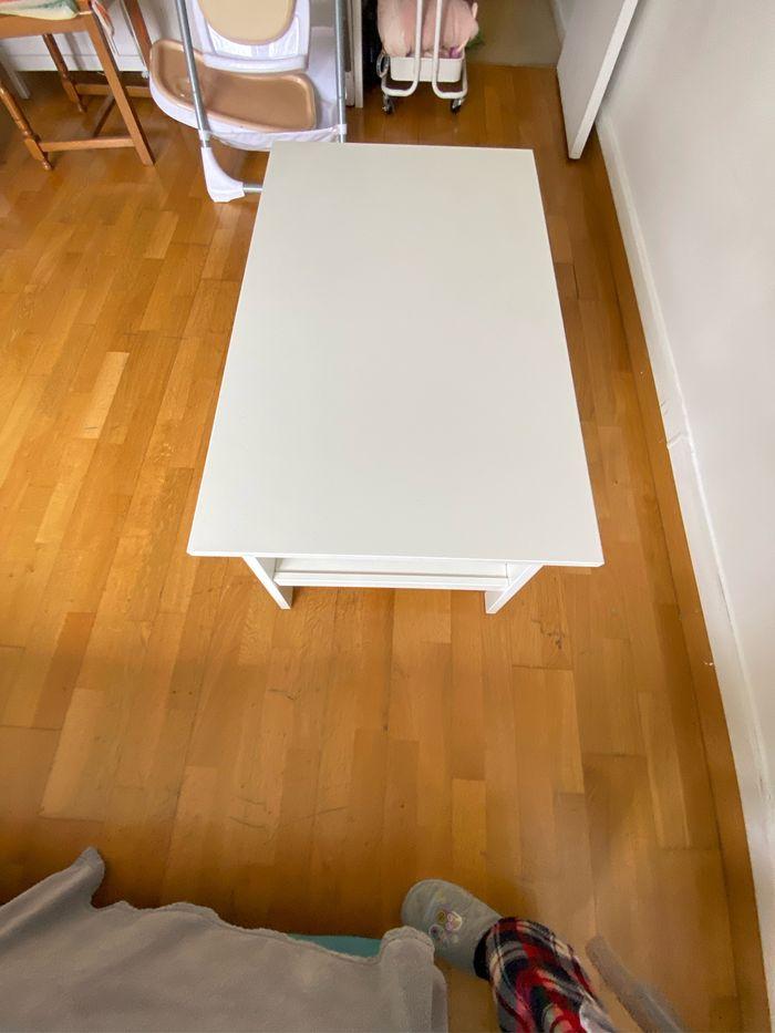 Table basse blanche IKEA - photo numéro 4