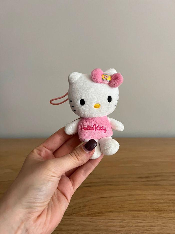 Mini peluche Hello Kitty - photo numéro 2