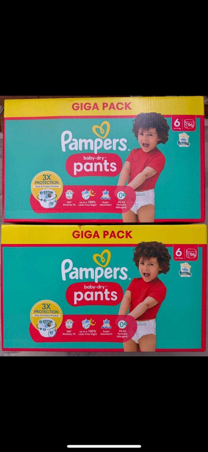 2 paquets de couches Pampers taille 6