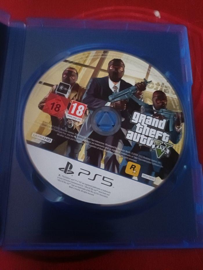 Grand theft auto five ps5 très bon état - photo numéro 2