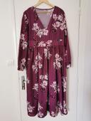 Robe longue violette à fleurs