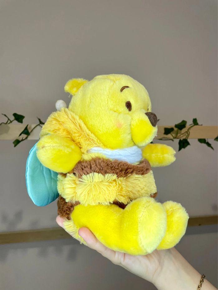 Peluche Disney Winnie l’ourson déguisé en abeille 🐝 - photo numéro 20