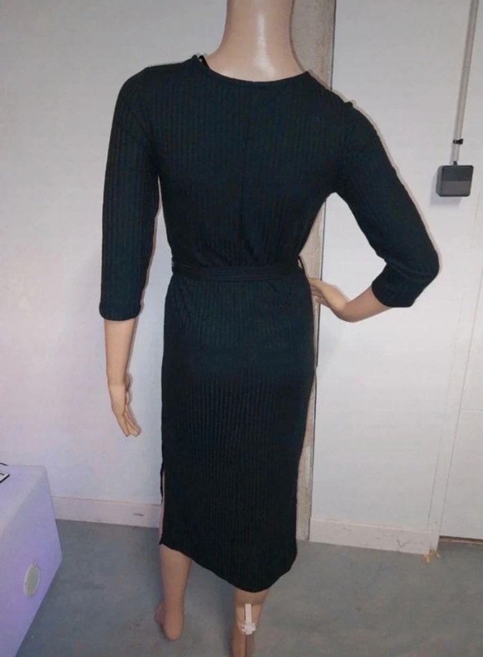 Robe longue taille 34 jamais portée - photo numéro 3